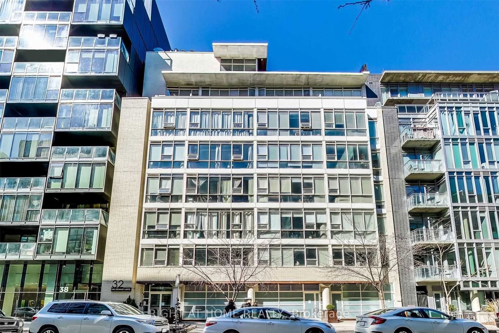 32 Stewart St, unit 303 for rent - image #2