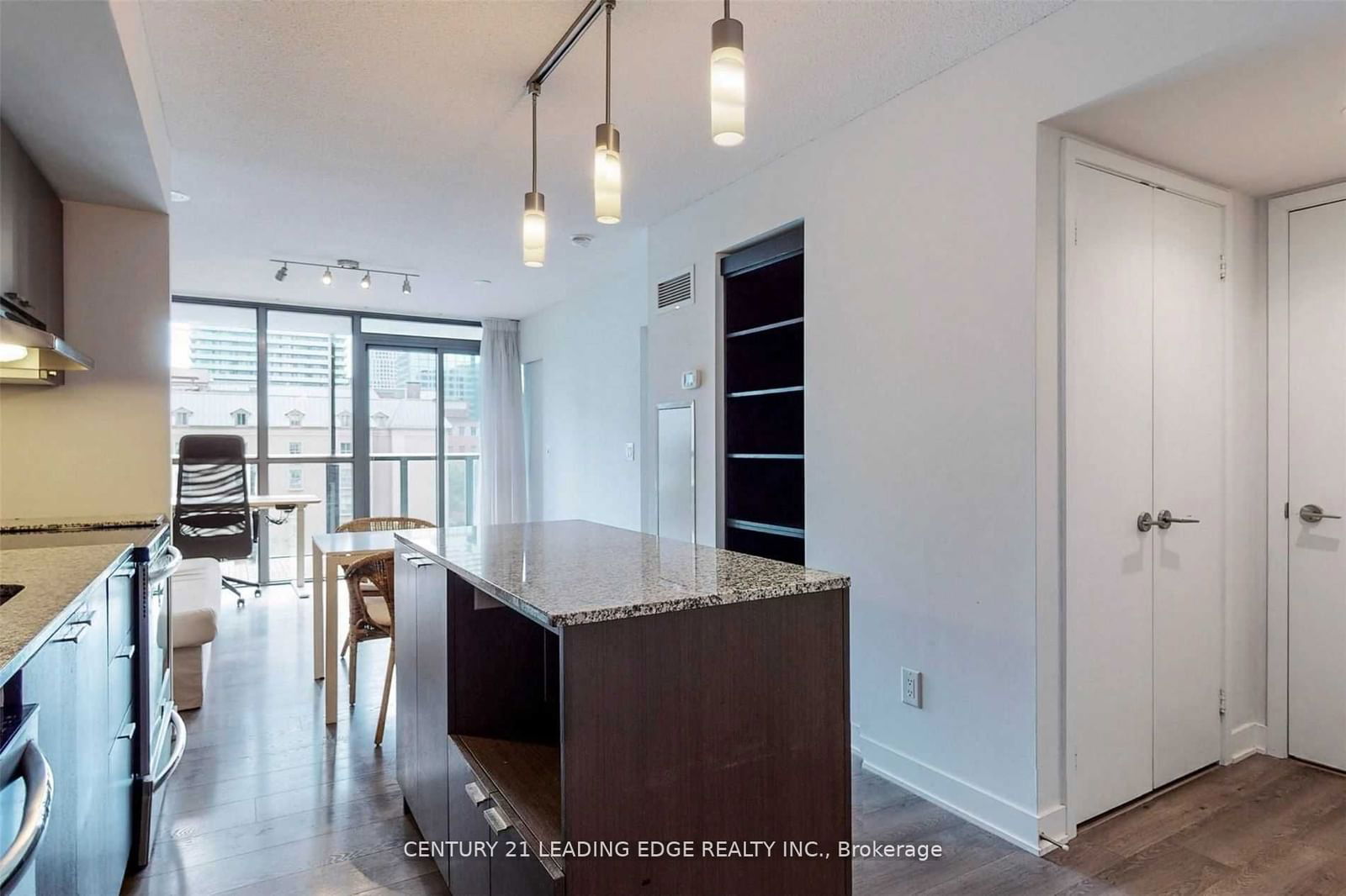 110 Charles St E, unit 705 for rent - image #8