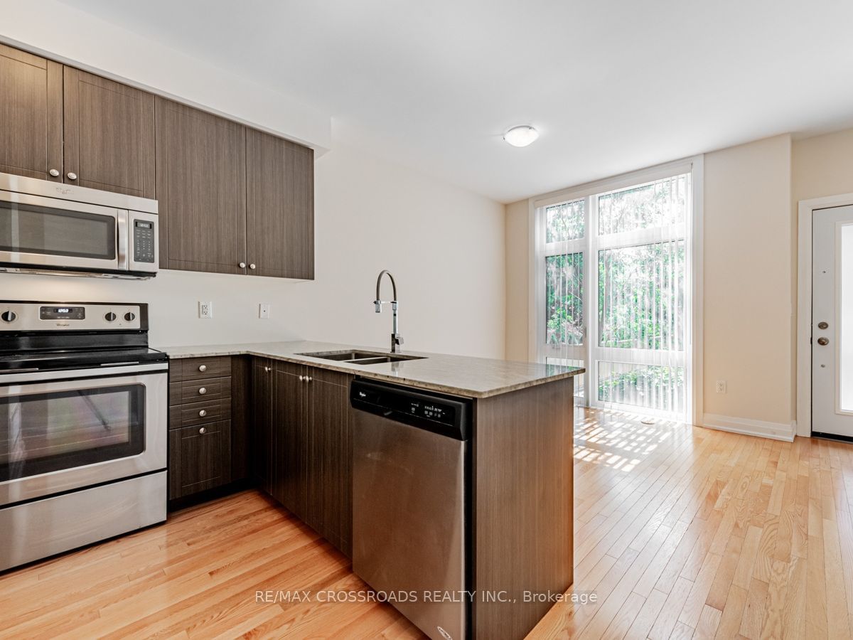 19 Eldora Ave, unit 49 for sale - image #10