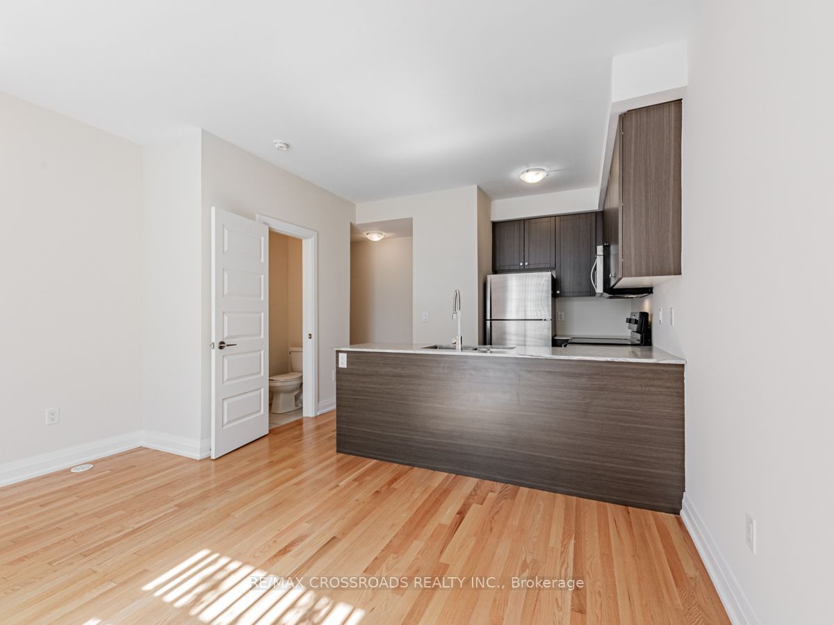 19 Eldora Ave, unit 49 for sale - image #6