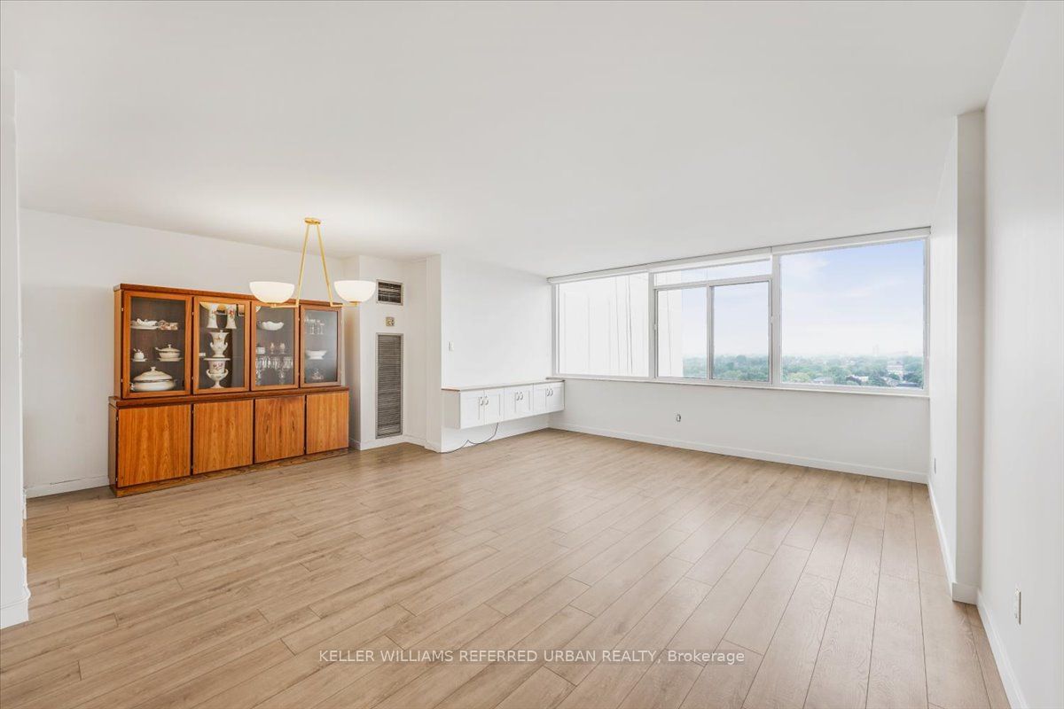 3000 Bathurst St, unit 1401 for sale