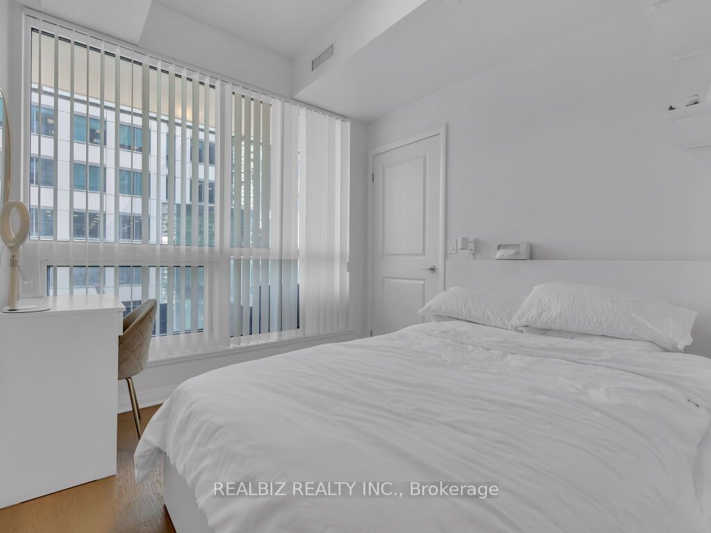 8 Mercer St, unit 1905 for sale