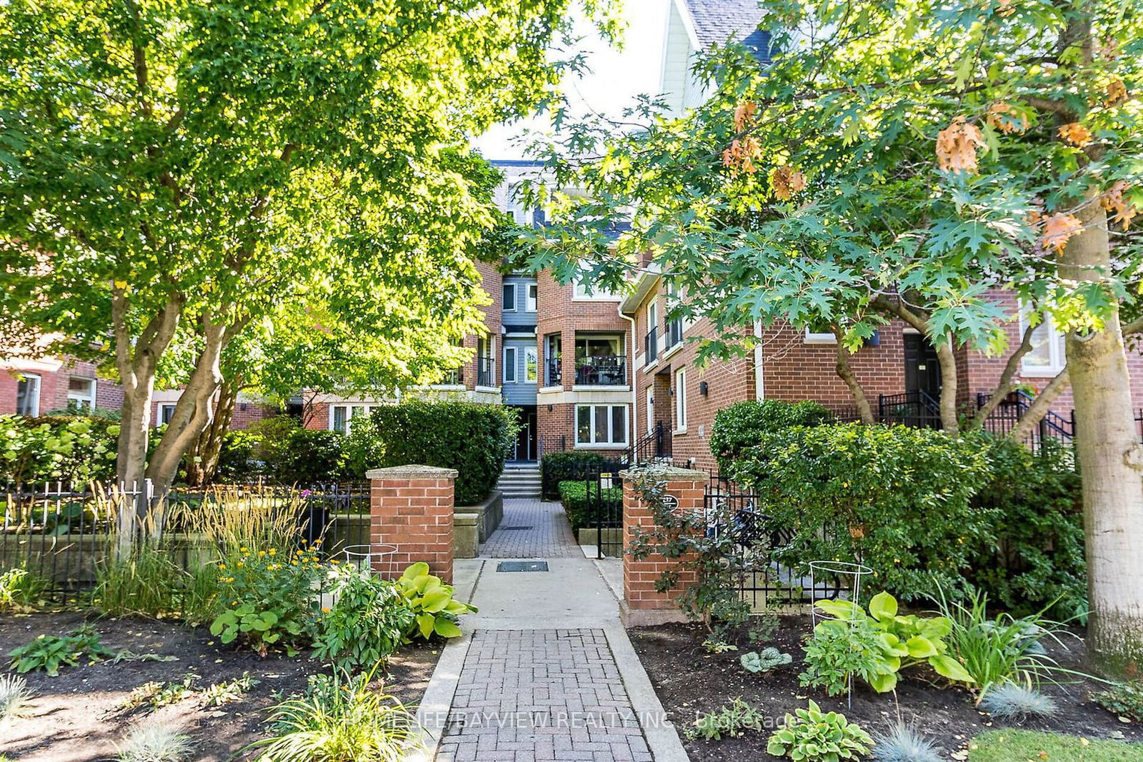 Sloane Square Townhomes, Downtown, Toronto