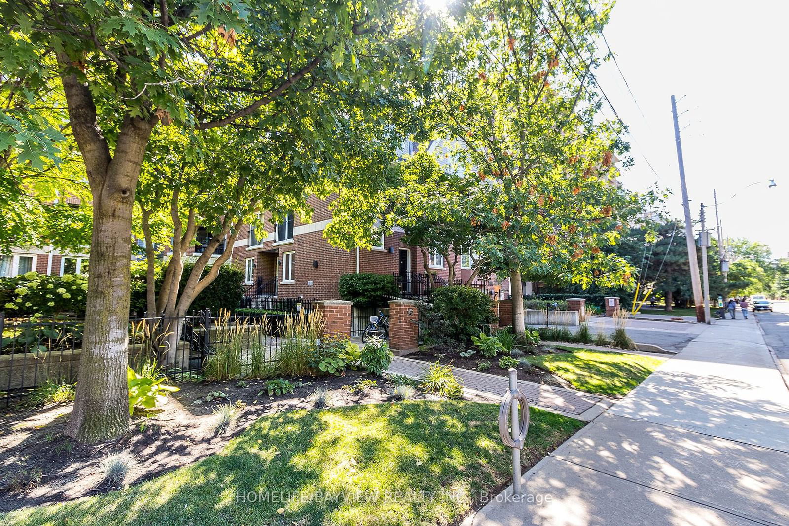 Sloane Square Townhomes, Downtown, Toronto