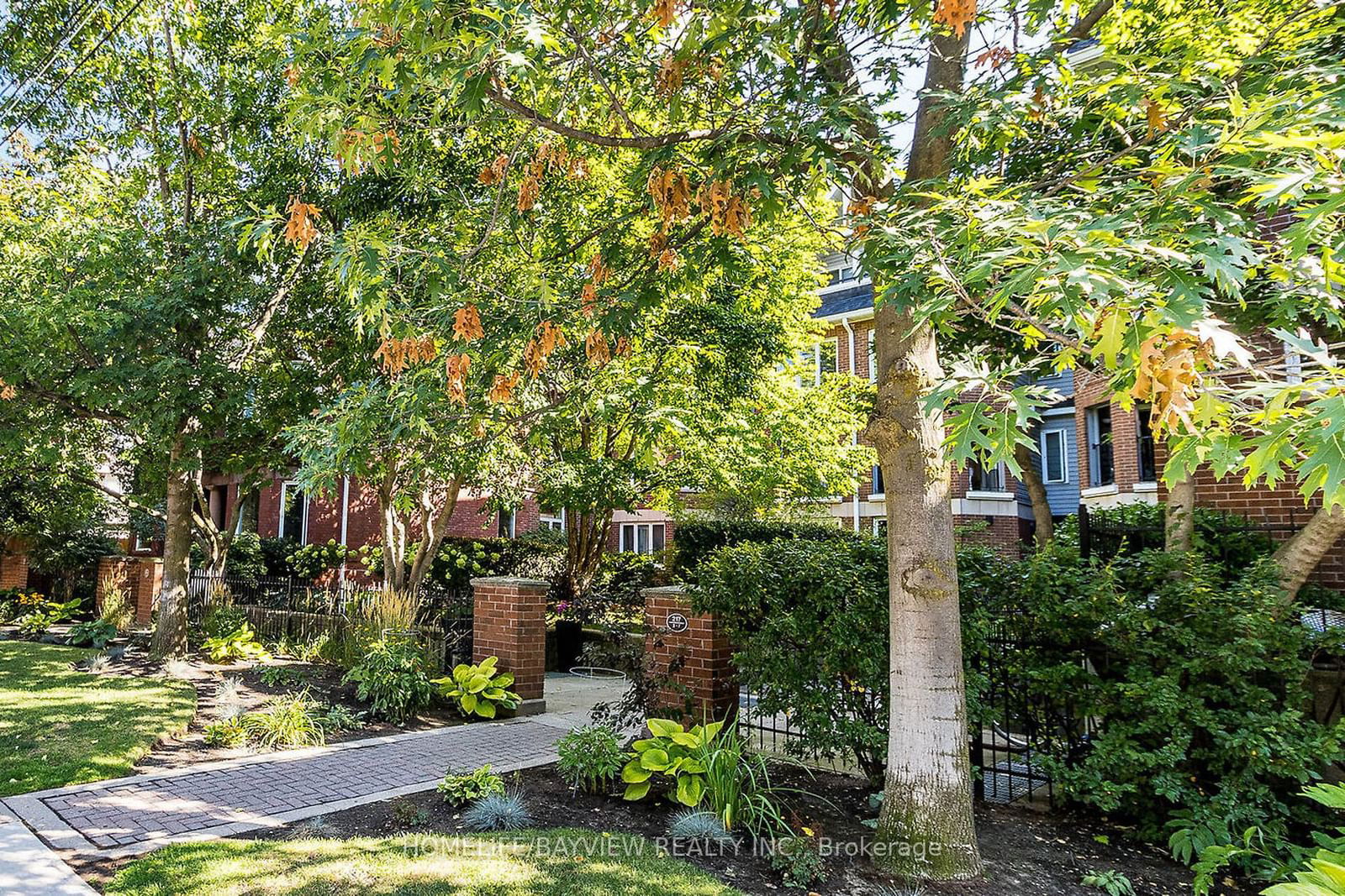 Sloane Square Townhomes, Downtown, Toronto