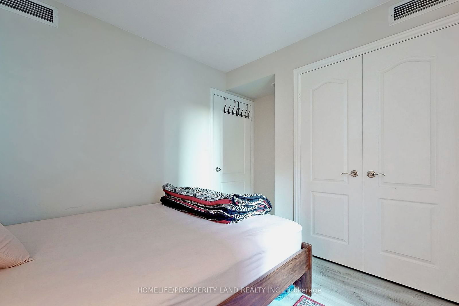 188 Doris Ave, unit 203 for rent - image #24