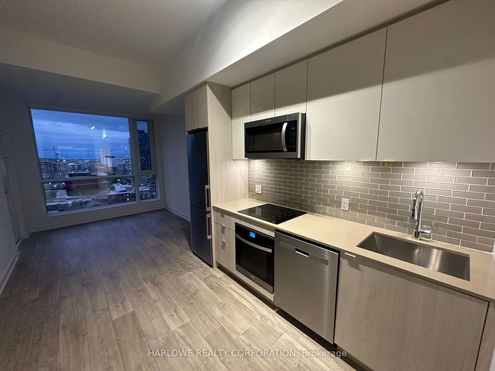 70 Princess St, unit 1711 E for rent