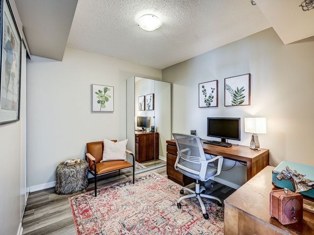 20 Joe Shuster Way, unit 1218 for rent - image #8