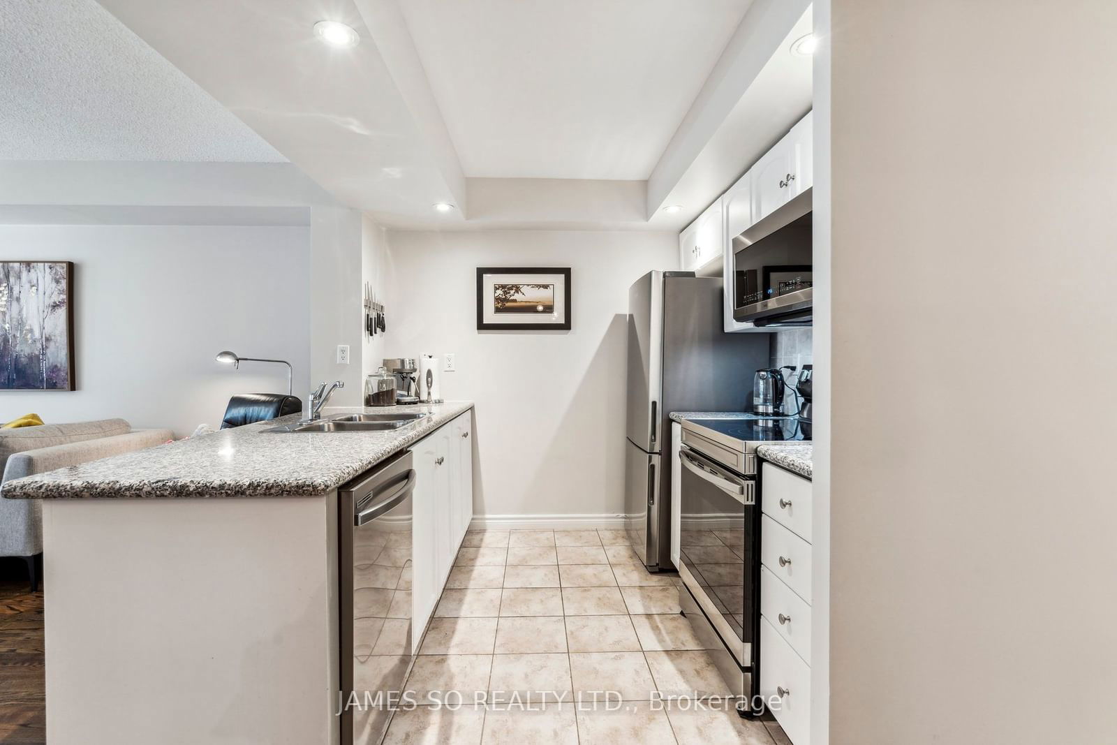 270 Wellington St W, unit 511 for sale - image #7