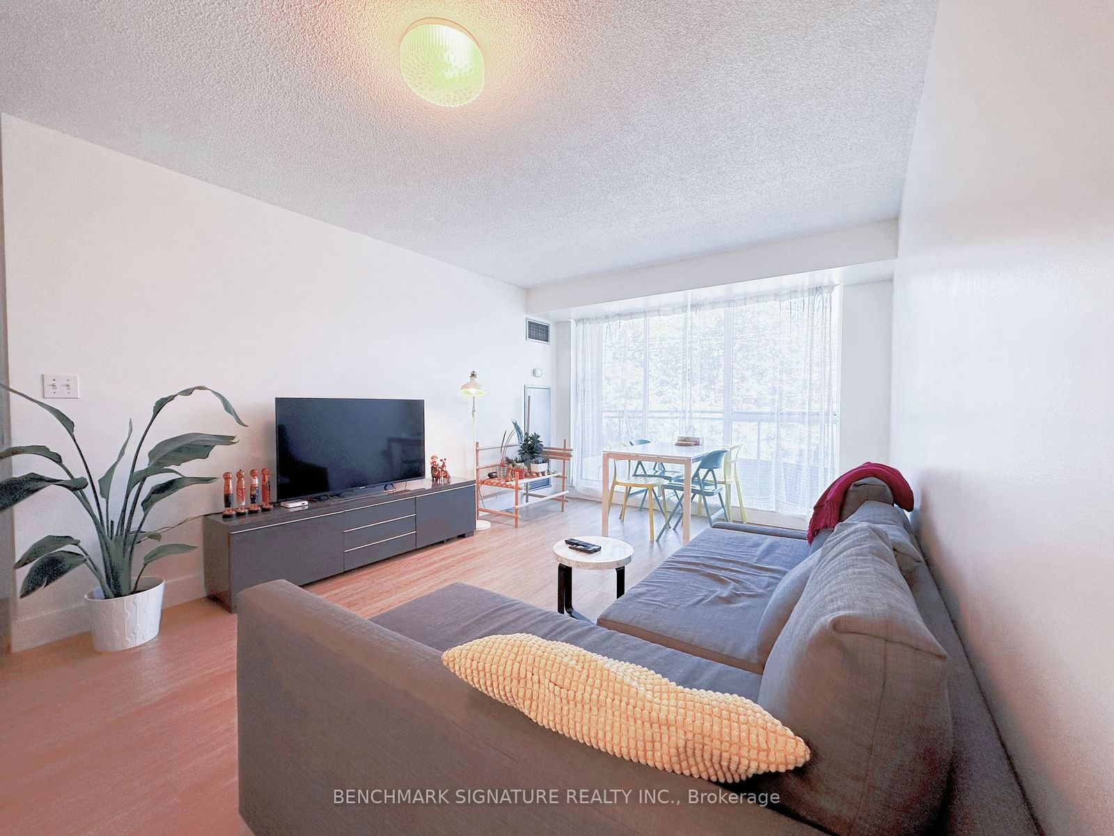 28 Pemberton Ave, unit 308 for sale - image #1