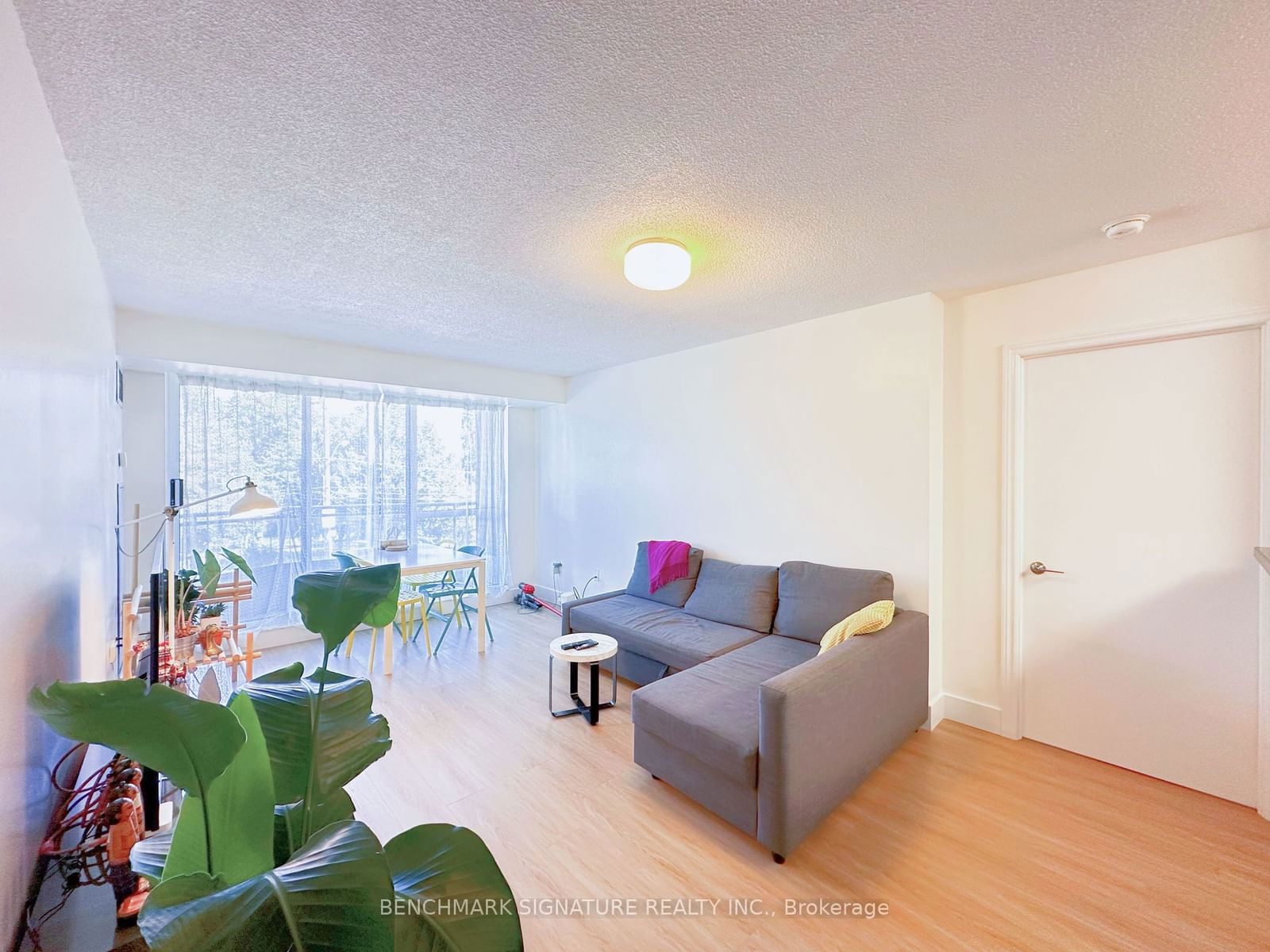 28 Pemberton Ave, unit 308 for sale - image #2