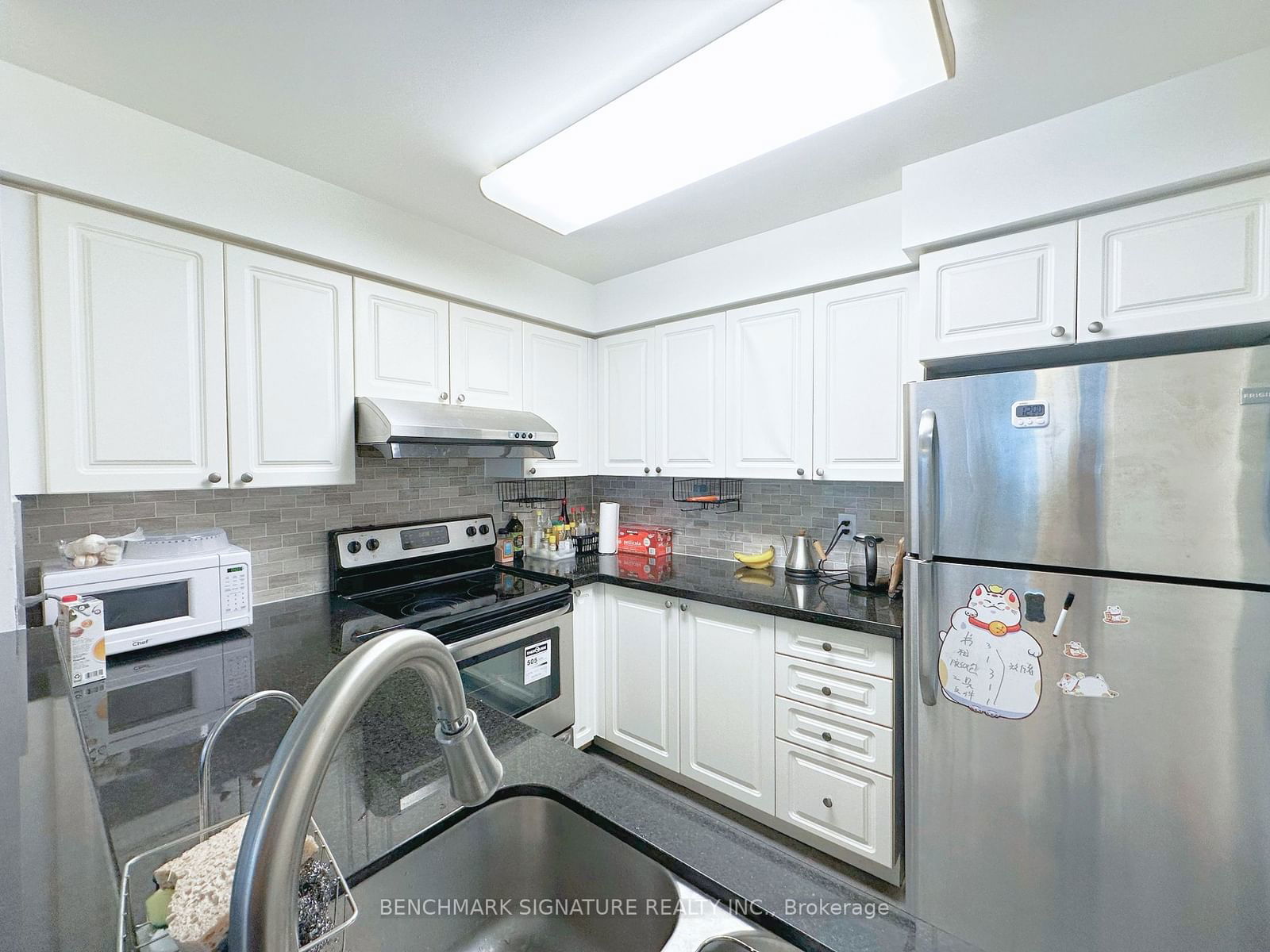 28 Pemberton Ave, unit 308 for sale - image #3