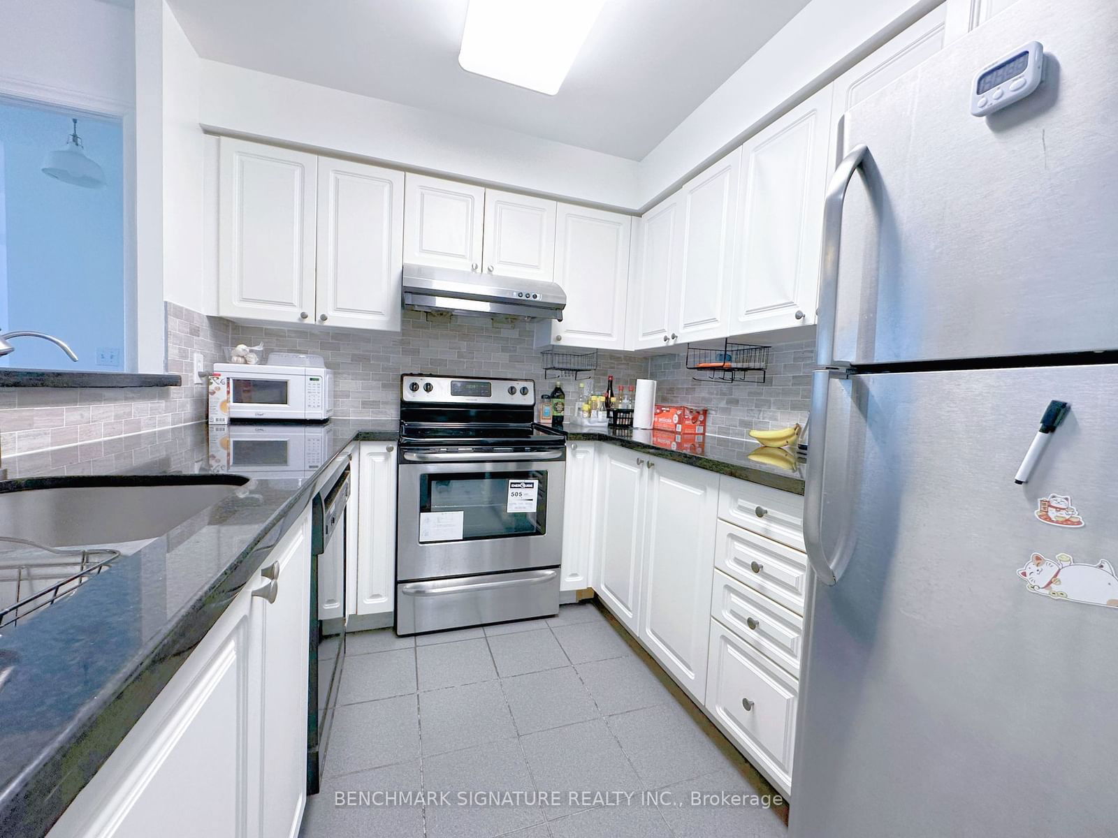 28 Pemberton Ave, unit 308 for sale - image #4