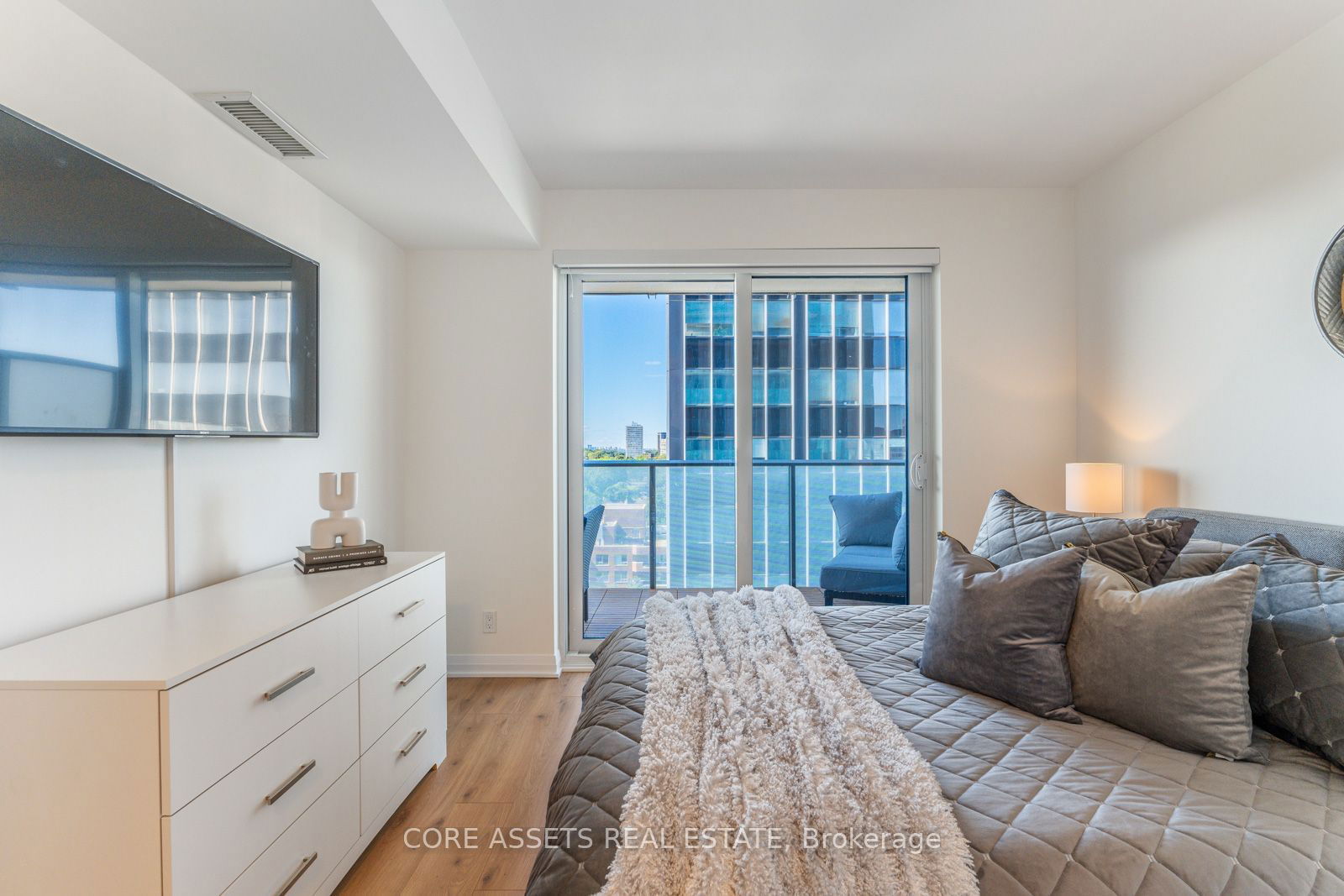 99 Foxbar Rd, unit 1302 for sale - image #31