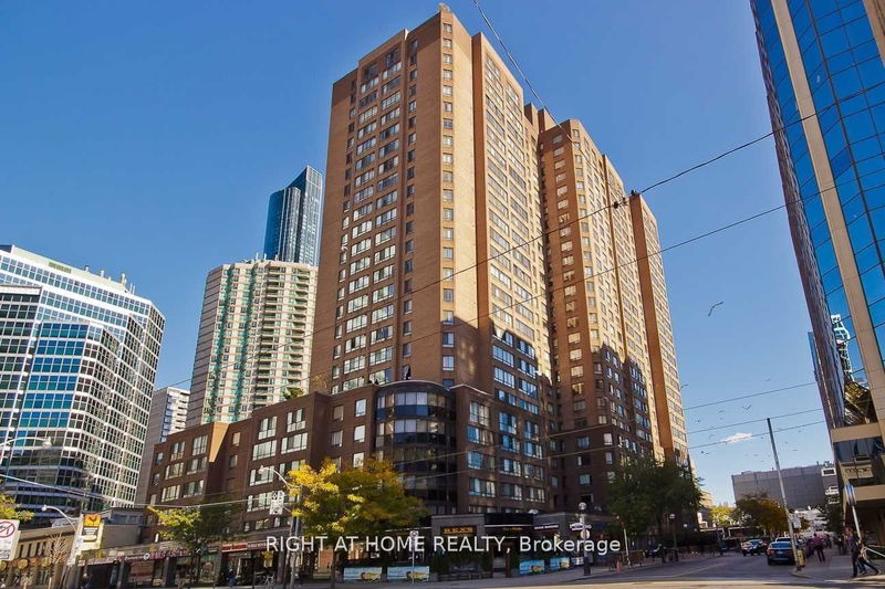 633 Bay St, unit PH15 for rent