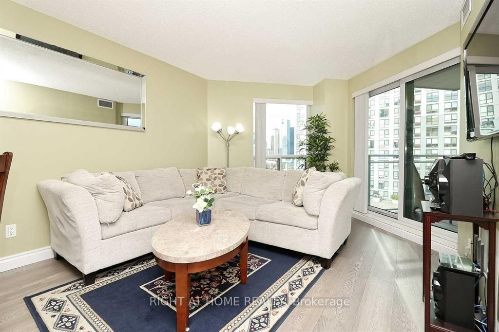 410 Queens Quay W, unit 910 for rent - image #10