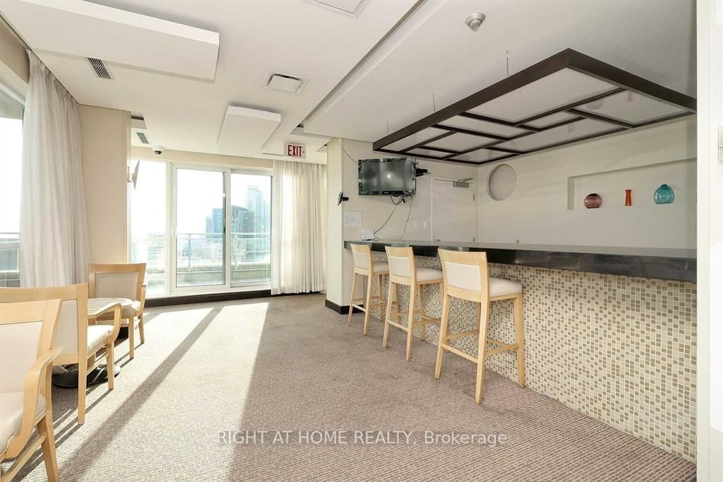 410 Queens Quay W, unit 910 for rent - image #24