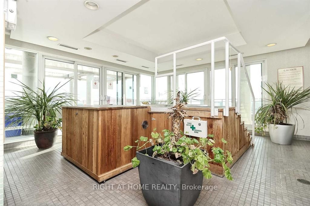 410 Queens Quay W, unit 910 for rent - image #26