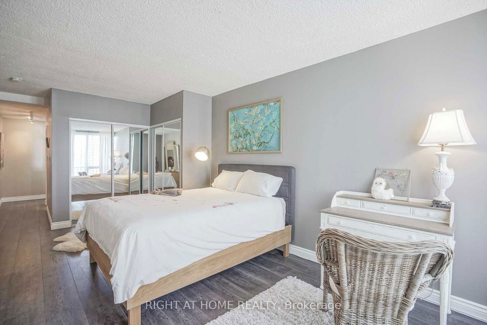 33 Harbour Sq, unit 2212 for rent - image #12