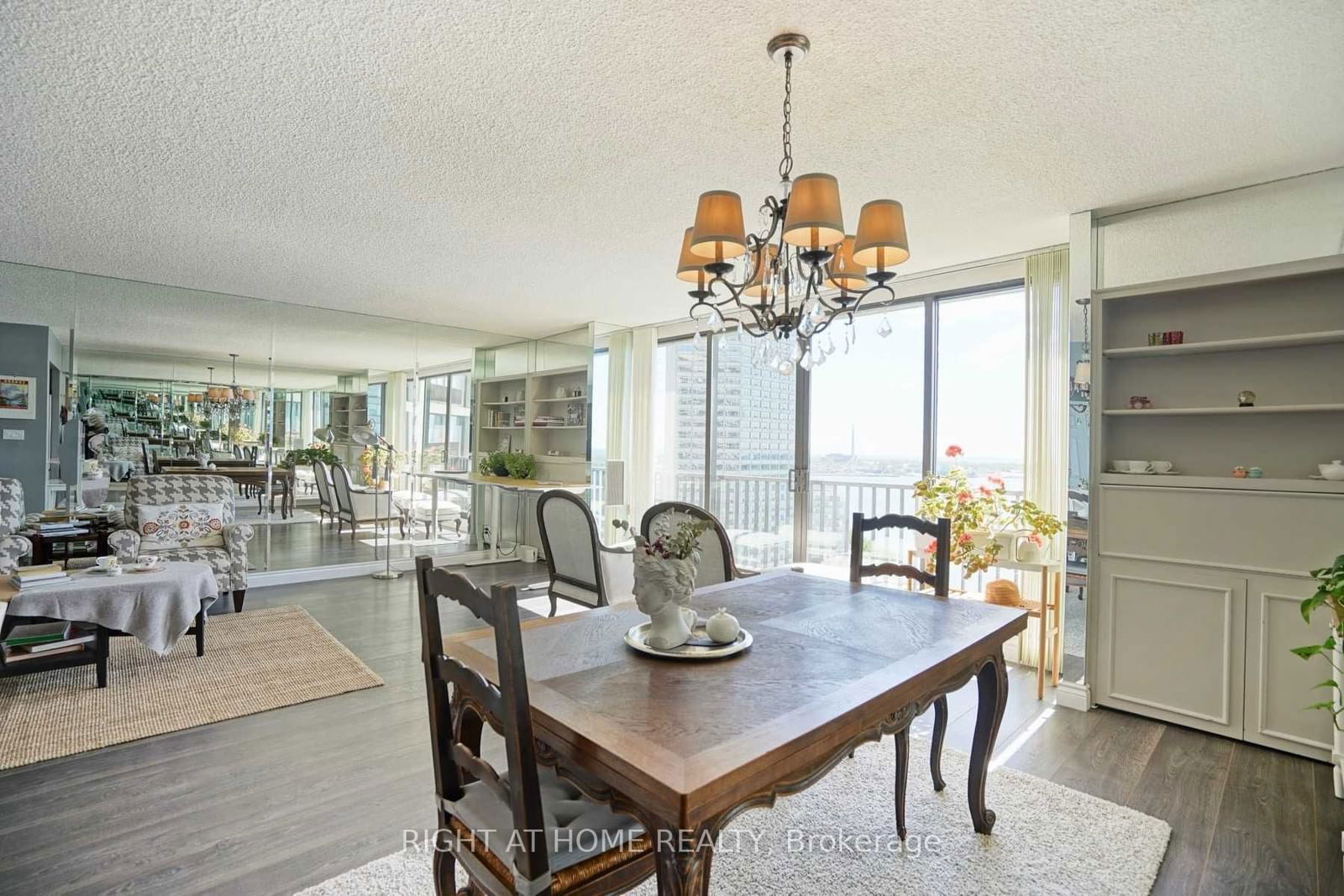 33 Harbour Sq, unit 2212 for rent - image #4