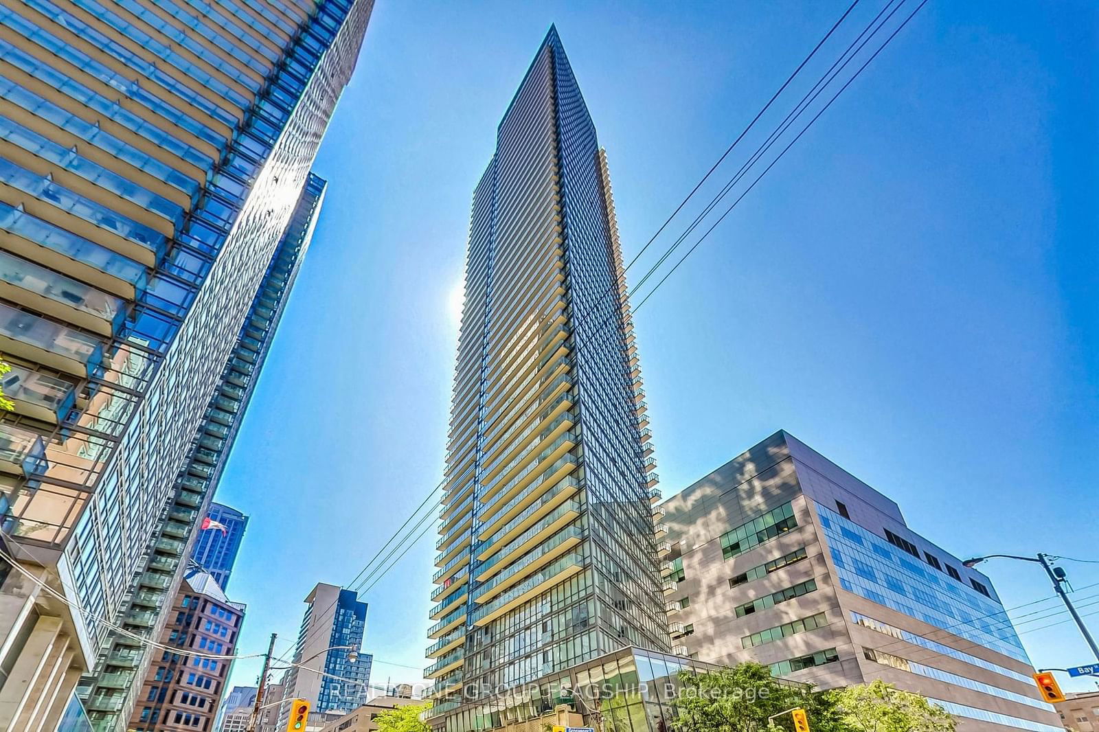 832 Bay St, unit 1008 for rent - image #1