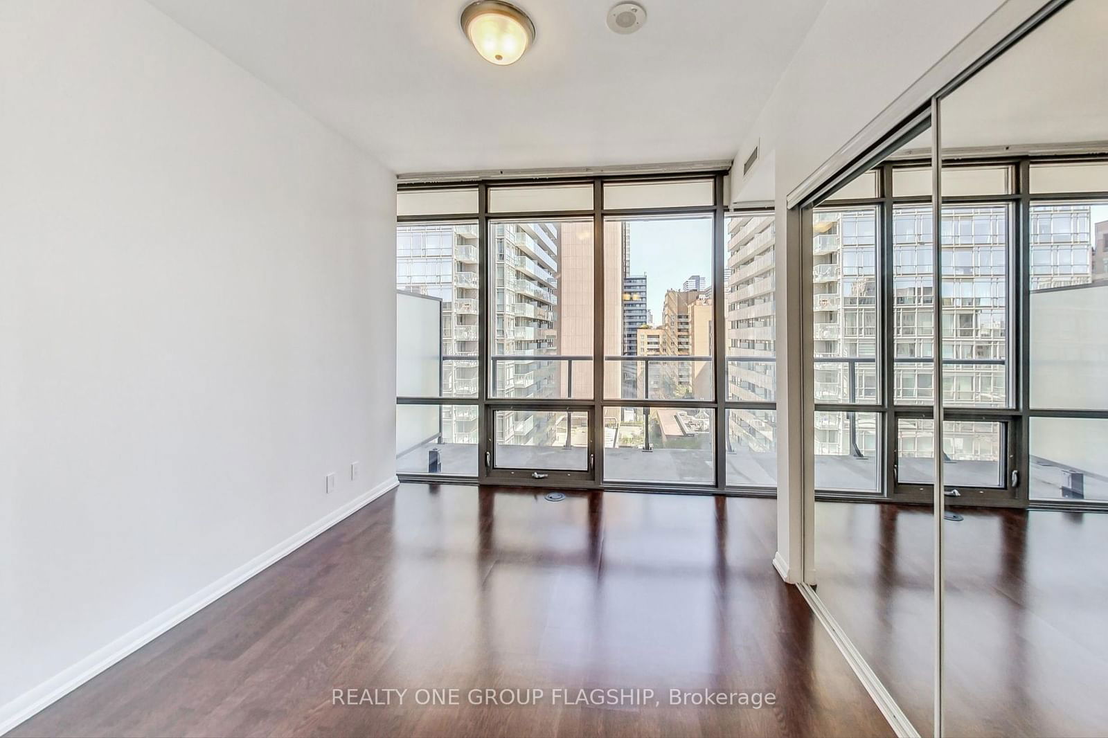 832 Bay St, unit 1008 for rent - image #15