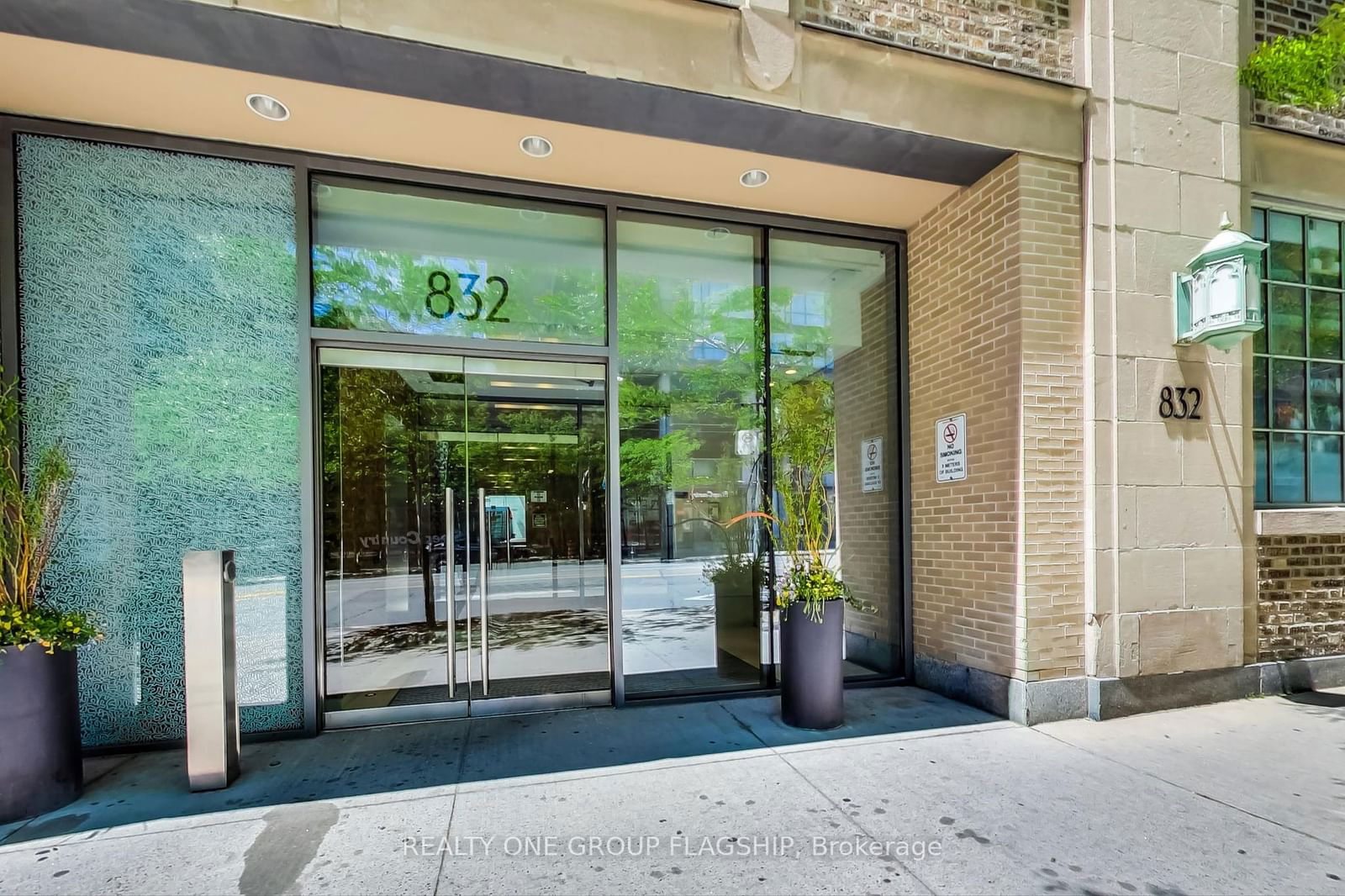 832 Bay St, unit 1008 for rent - image #5