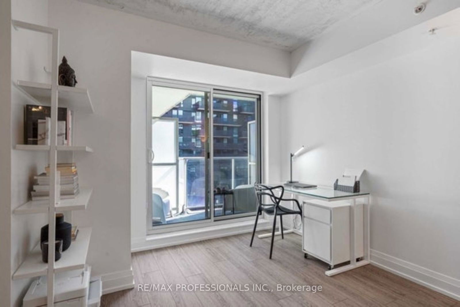 555 Wilson Ave, unit E301 for rent - image #5