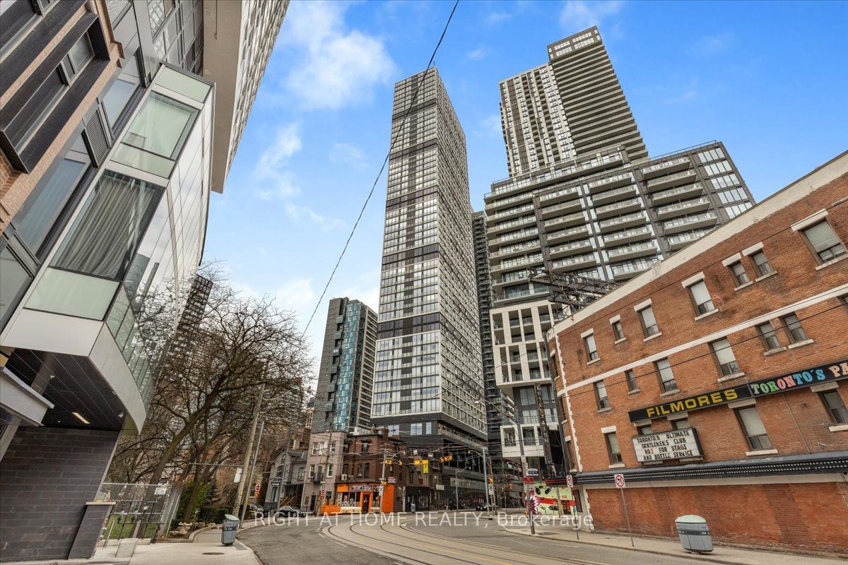 181 Dundas St E, unit 5003 for sale - image #1