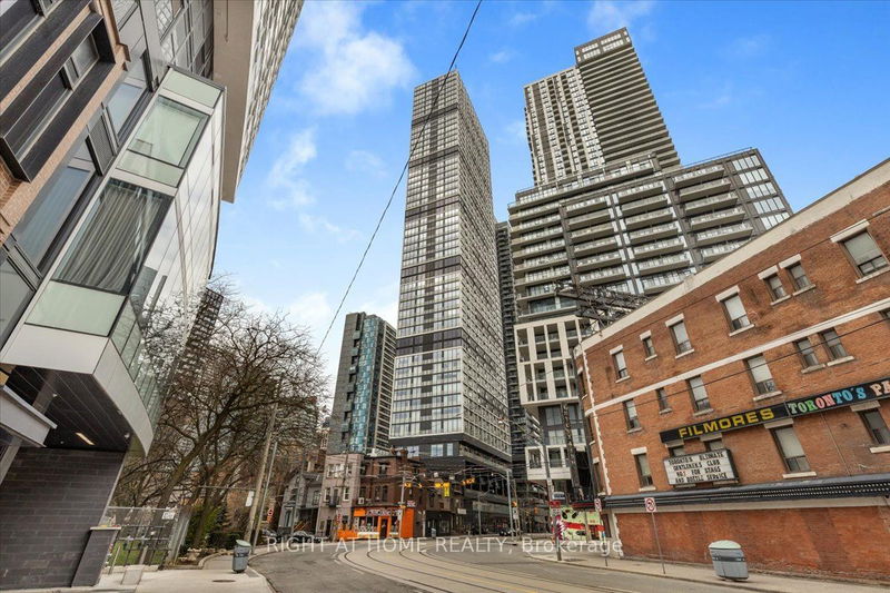 181 Dundas St E, unit 5003 for sale