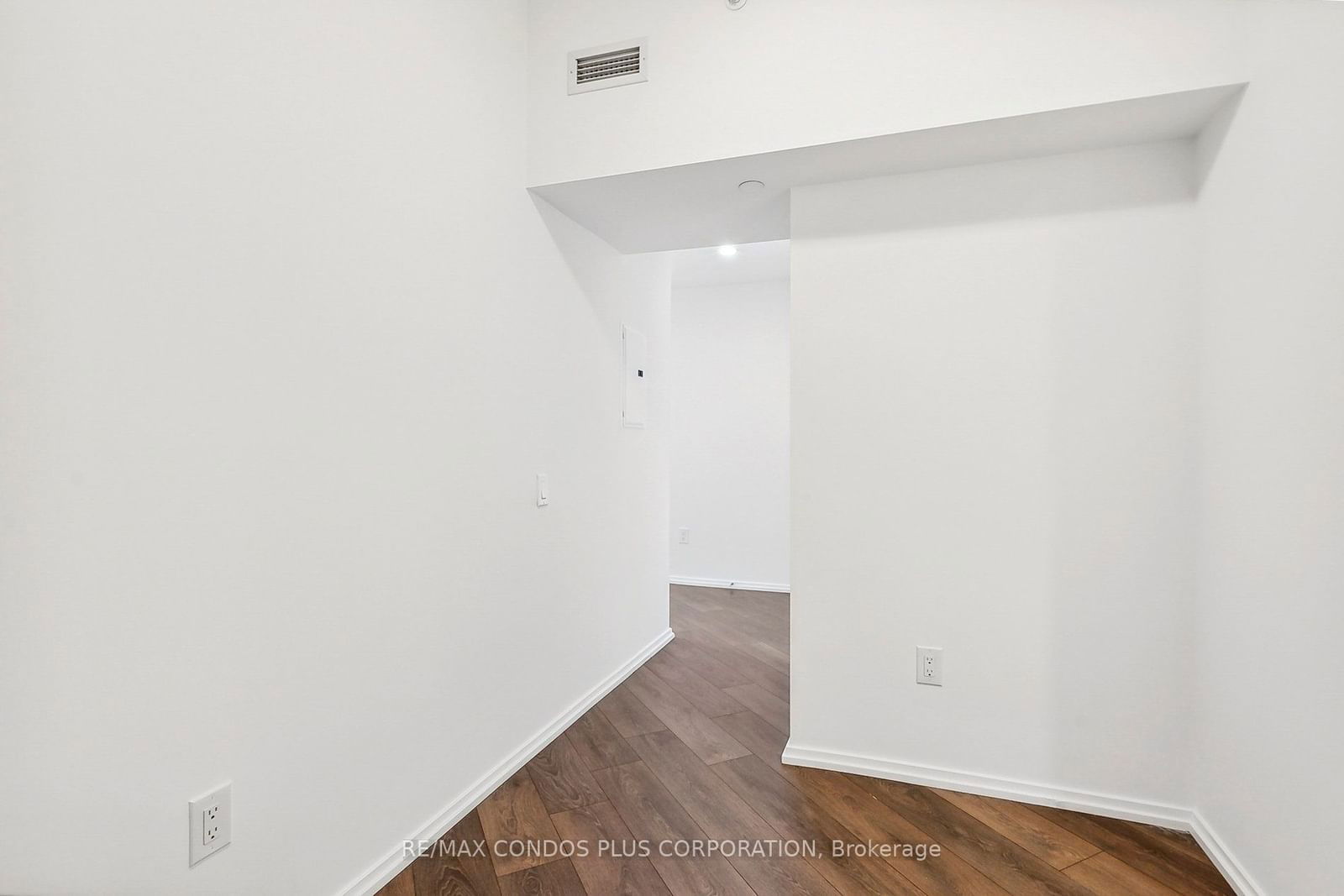 45 Charles St E, unit 3809 for rent