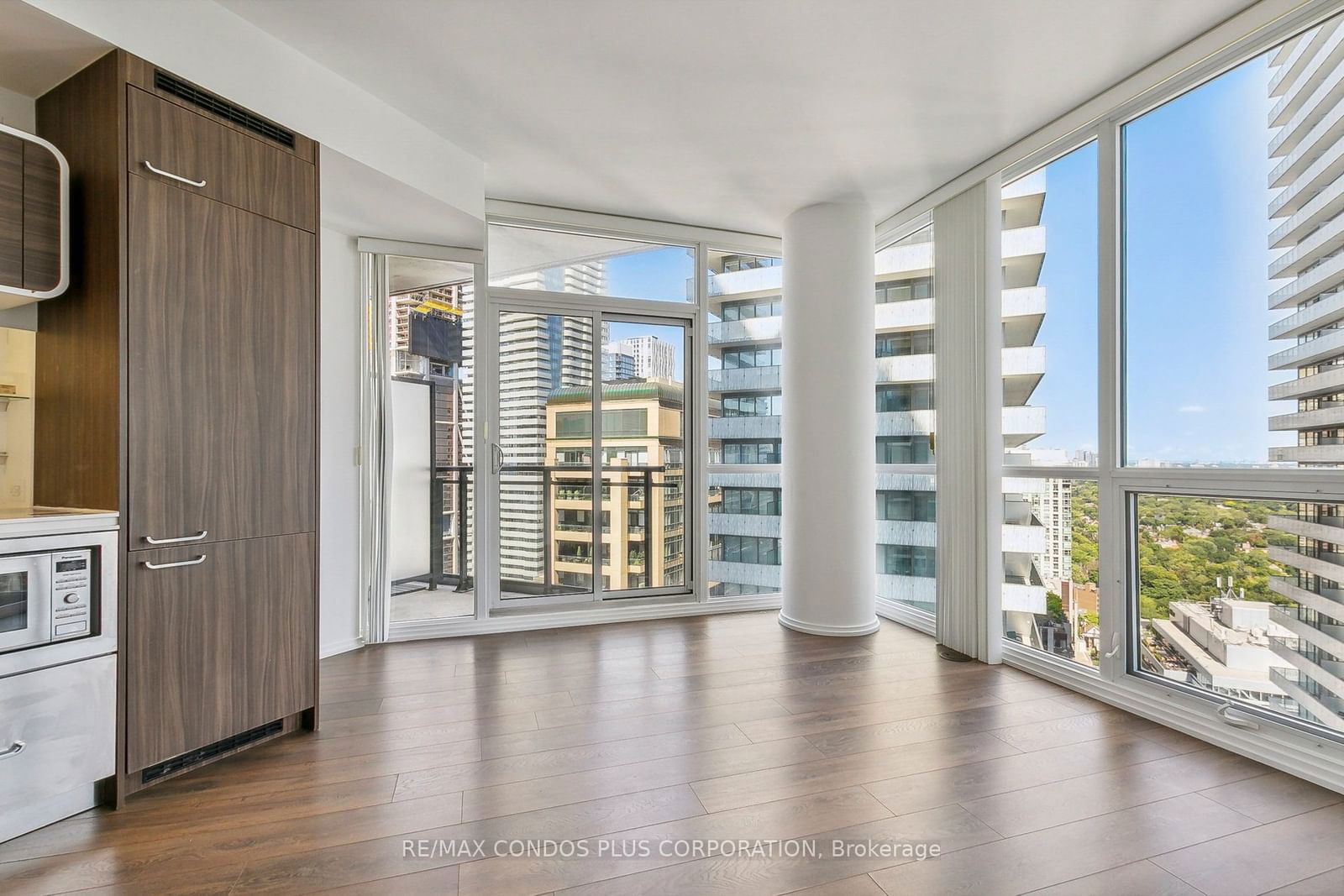 45 Charles St E, unit 3809 for rent - image #3