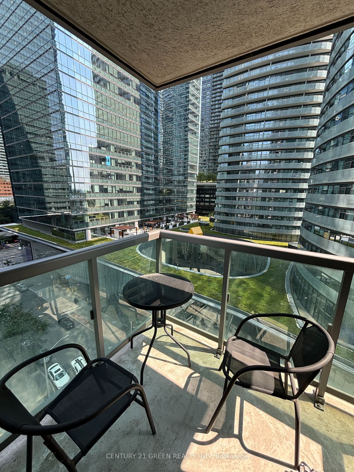 19 Grand Trunk Cres, unit 1106 for rent