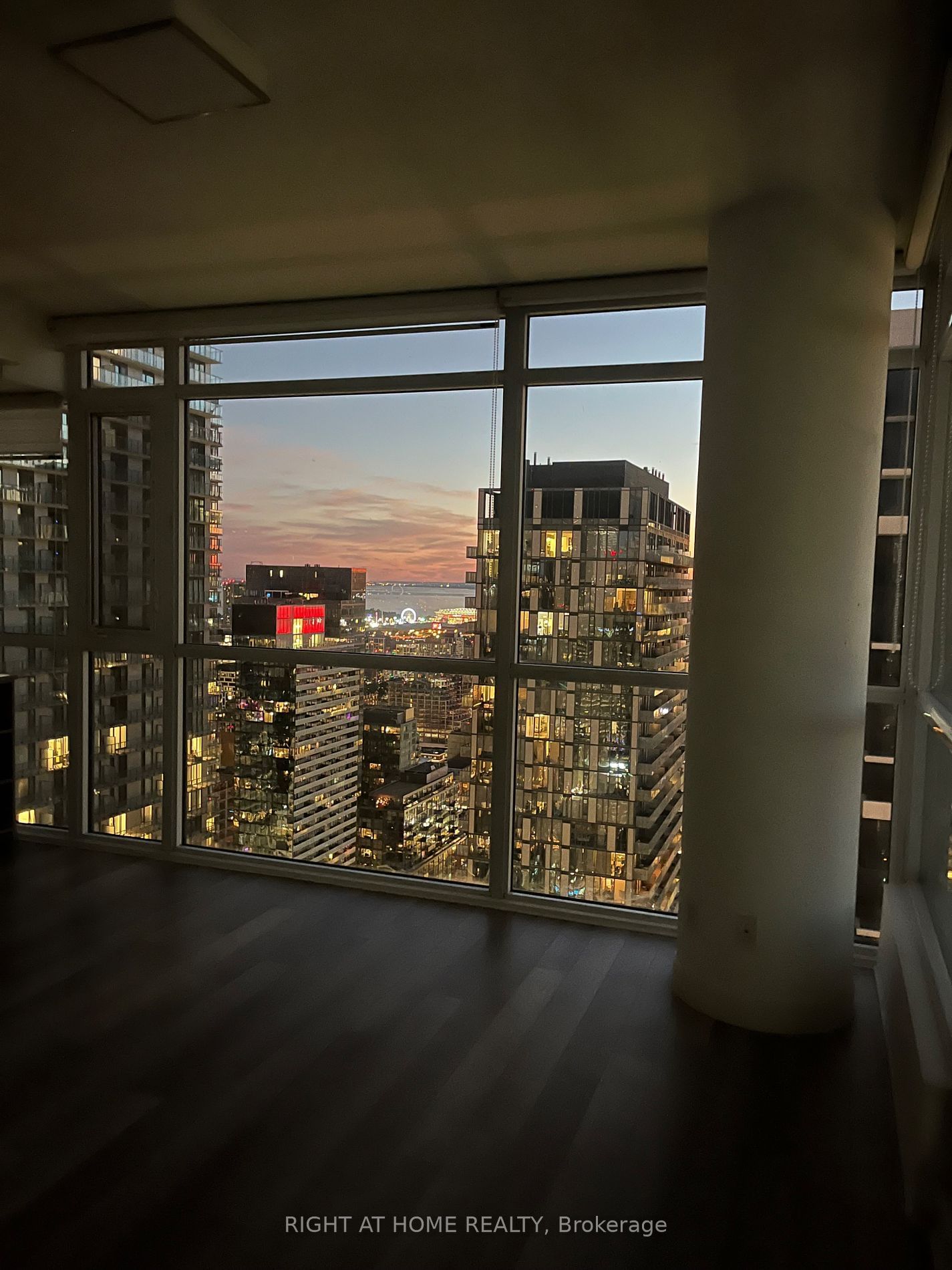 290 Adelaide St W, unit 3904 for sale