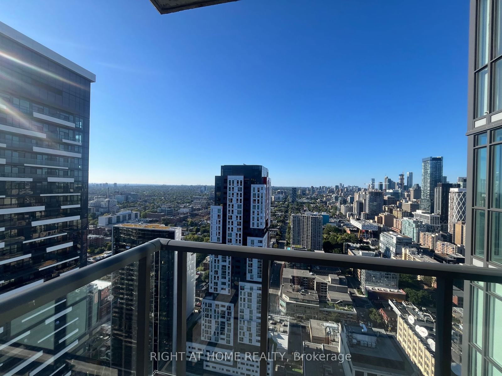 290 Adelaide St W, unit 3904 for sale