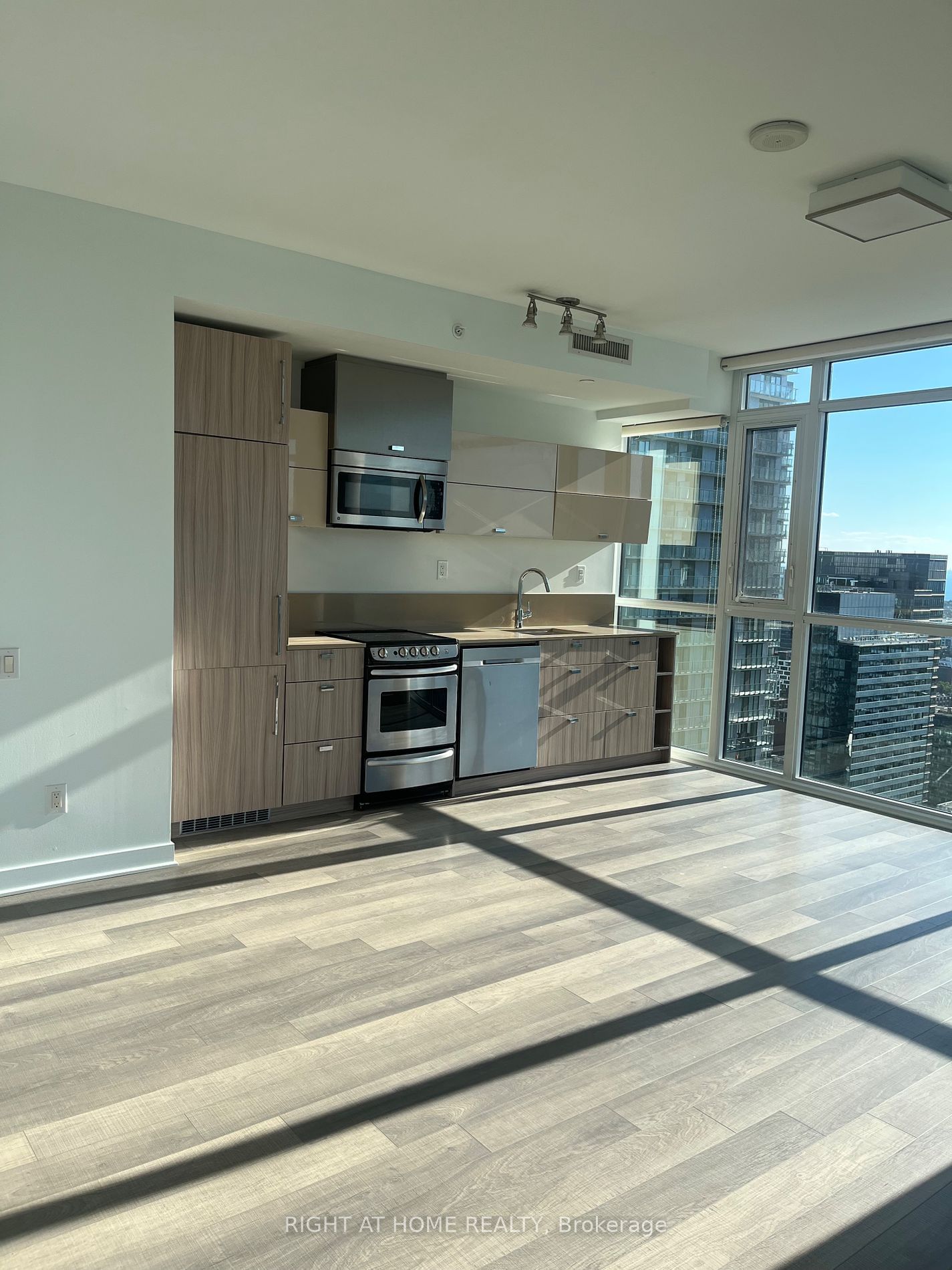 290 Adelaide St W, unit 3904 for sale - image #6