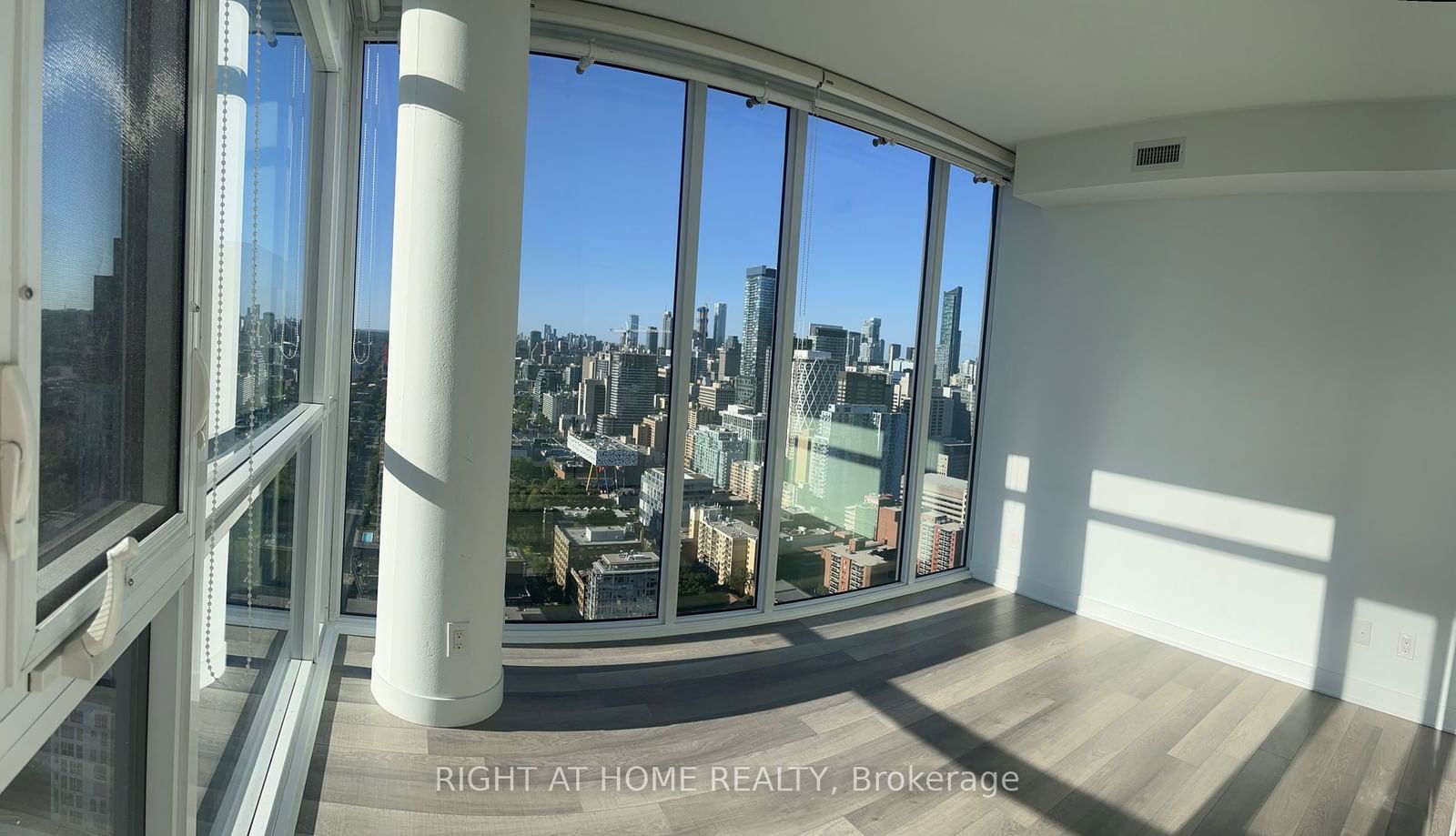 290 Adelaide St W, unit 3904 for sale