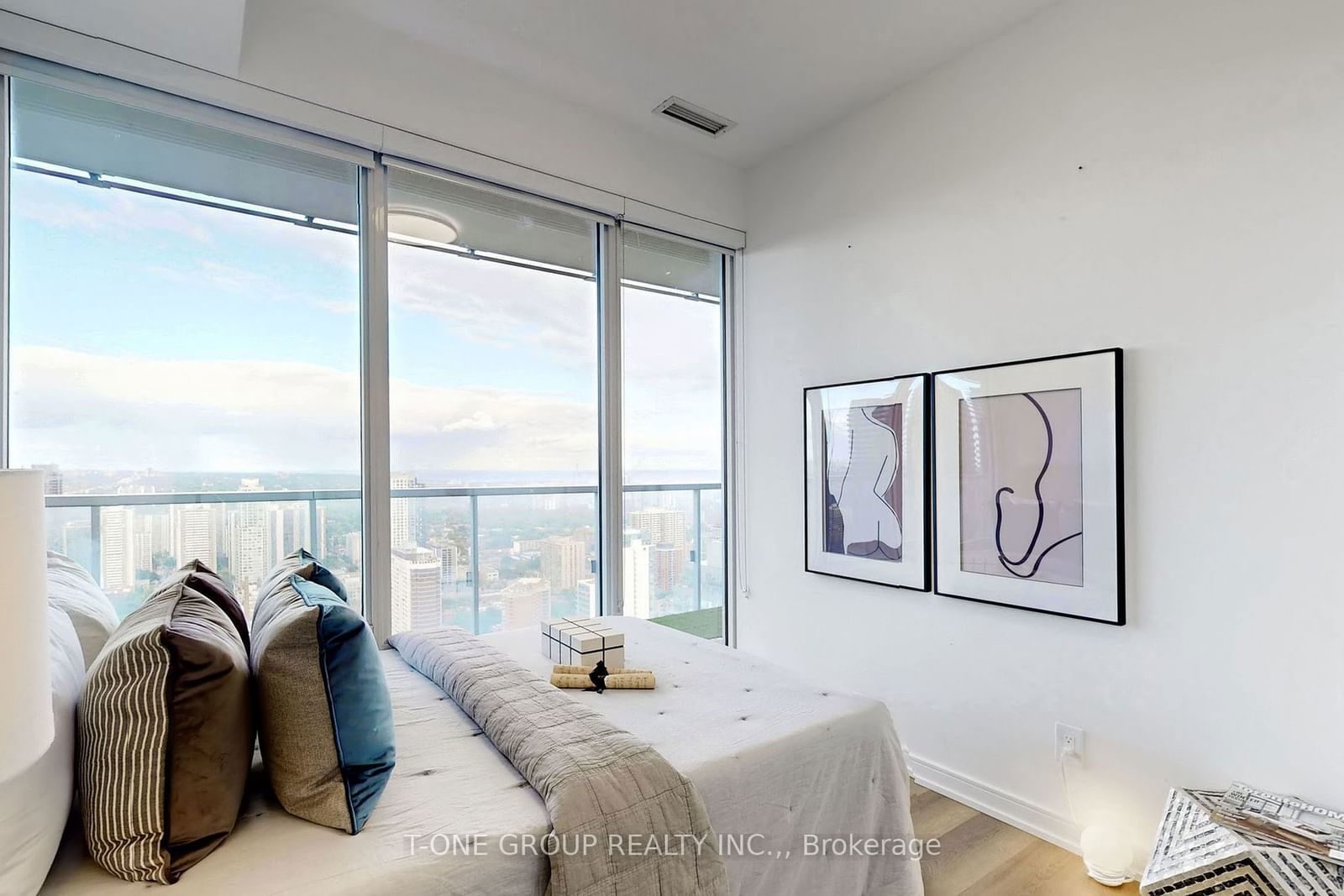 3 Gloucester St, unit 4902 for sale