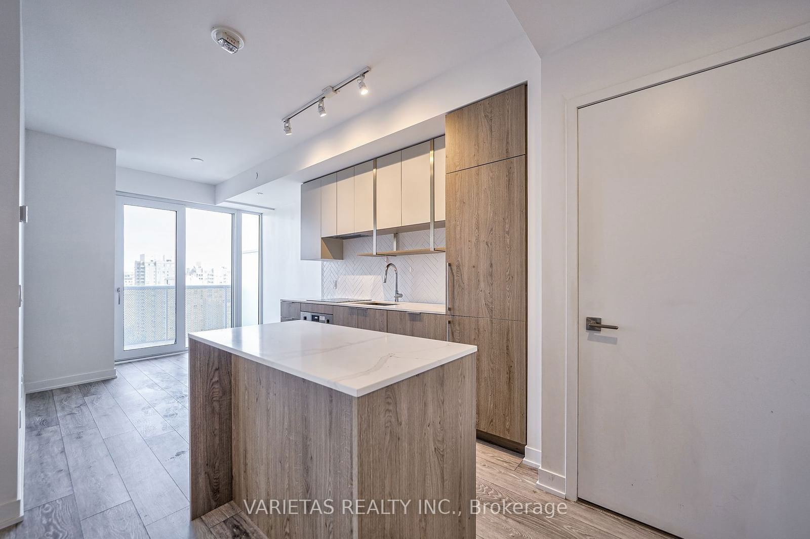 15 Holmes Ave, unit 1906 for sale