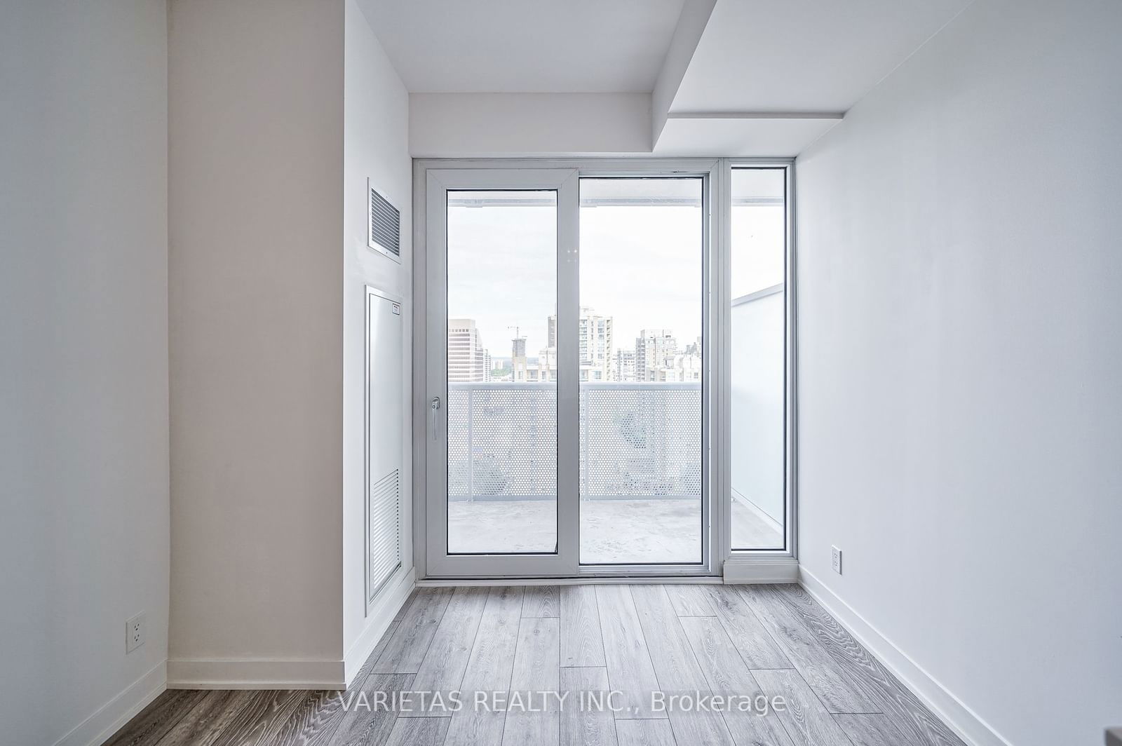 15 Holmes Ave, unit 1906 for sale - image #23