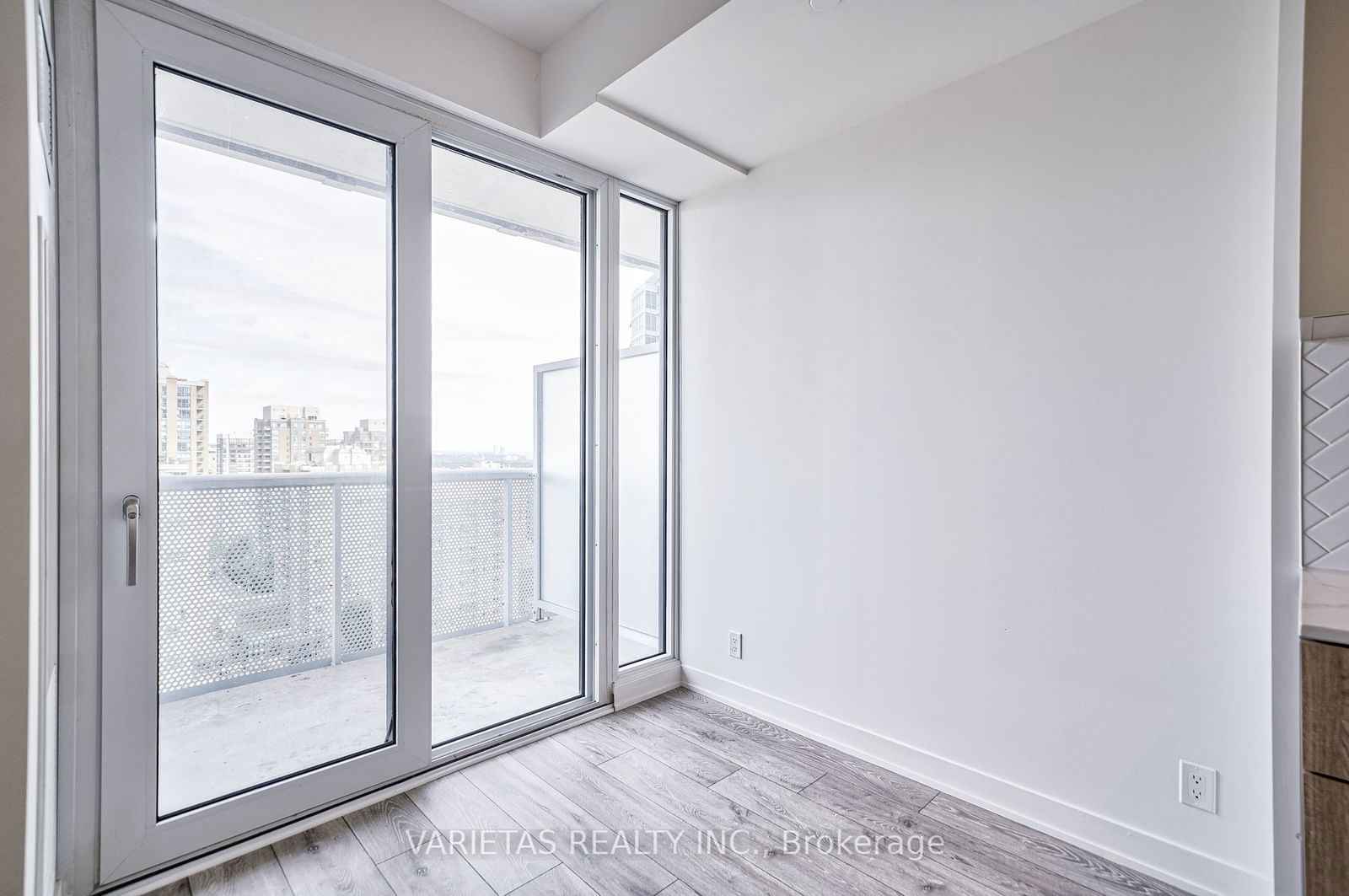 15 Holmes Ave, unit 1906 for sale - image #24