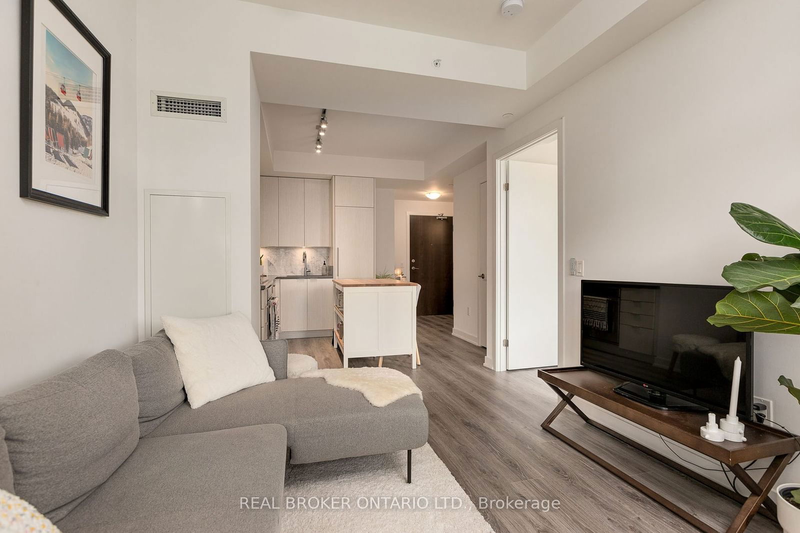 38 Iannuzzi St, unit 1513 for rent - image #10