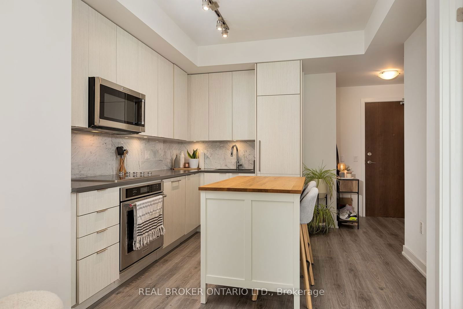 38 Iannuzzi St, unit 1513 for rent - image #7