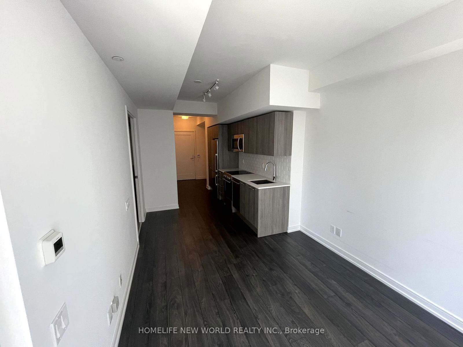 28 Wellesley St E, unit 806 for rent - image #8