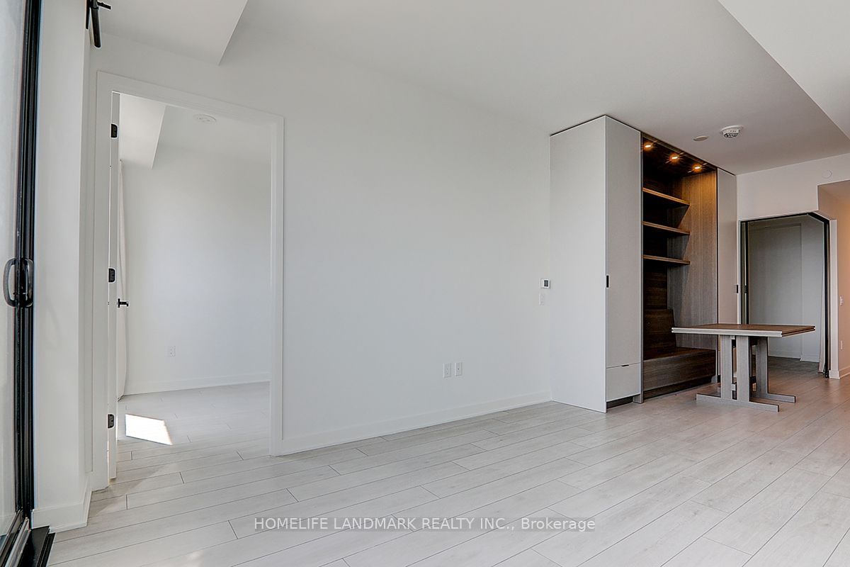 55 Charles St E, unit 3105 for rent