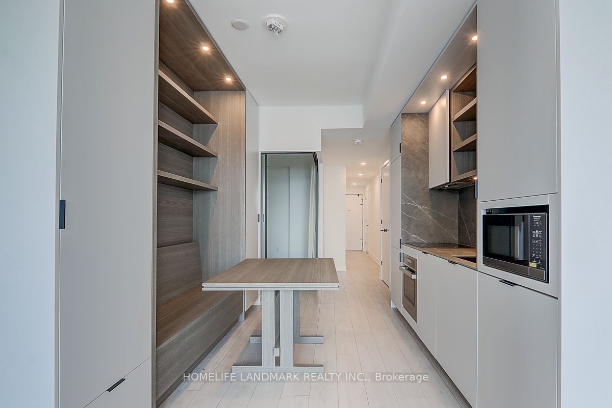 55 Charles St E, unit 3105 for rent