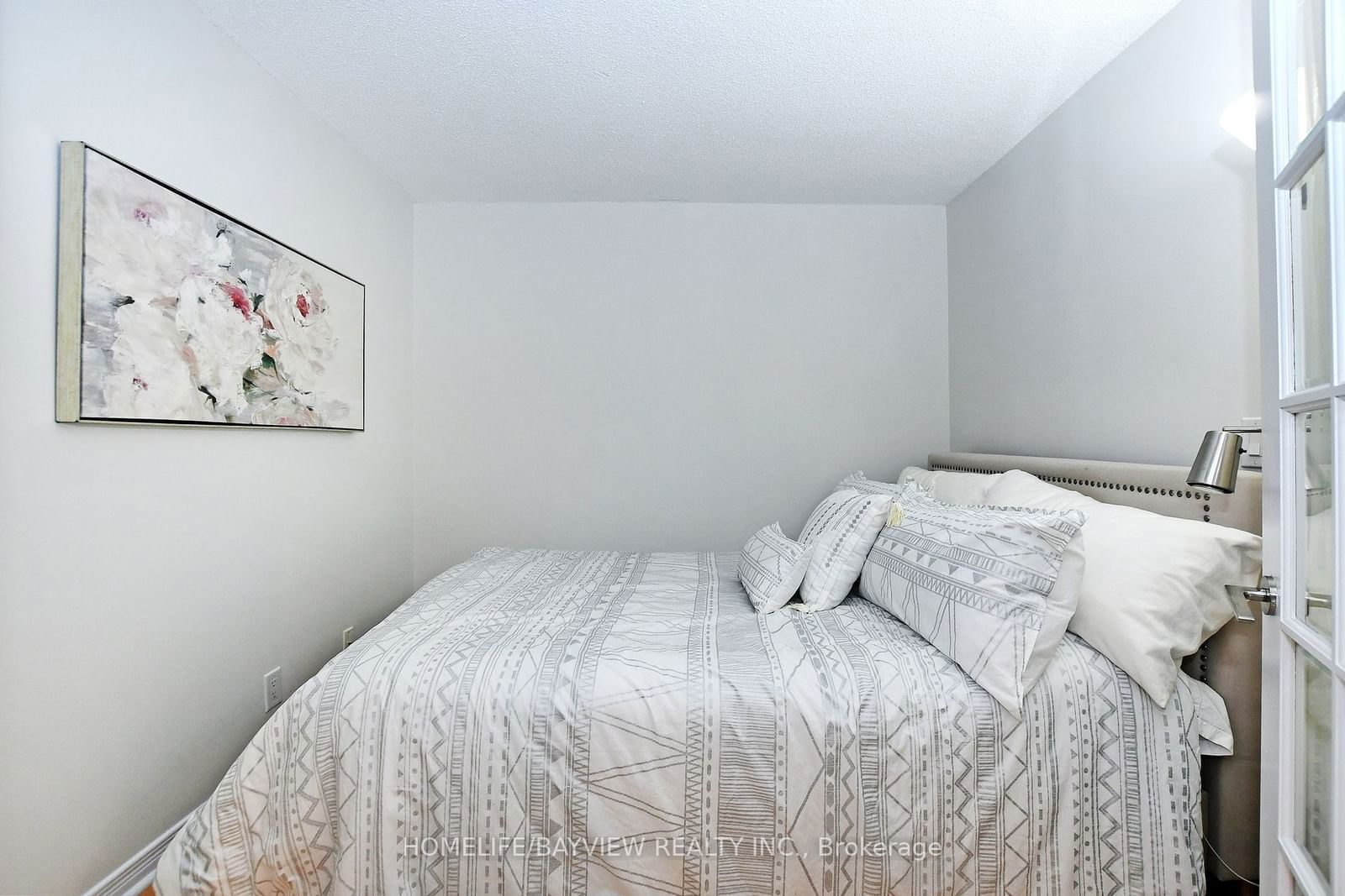 736 Spadina Ave, unit 1207 for sale