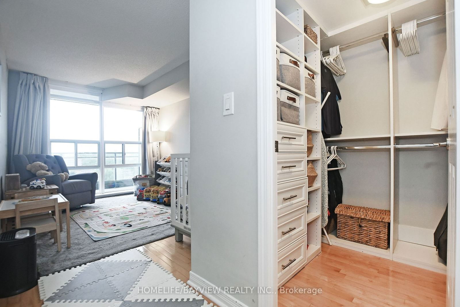 736 Spadina Ave, unit 1207 for sale