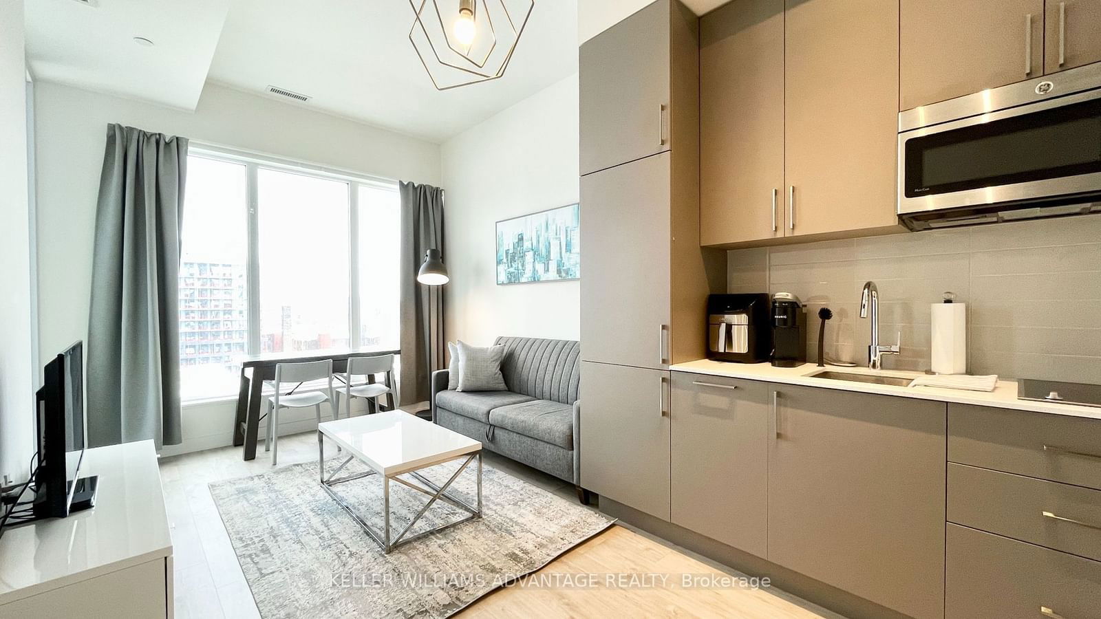 27 Bathurst St, unit 813W for rent - image #3