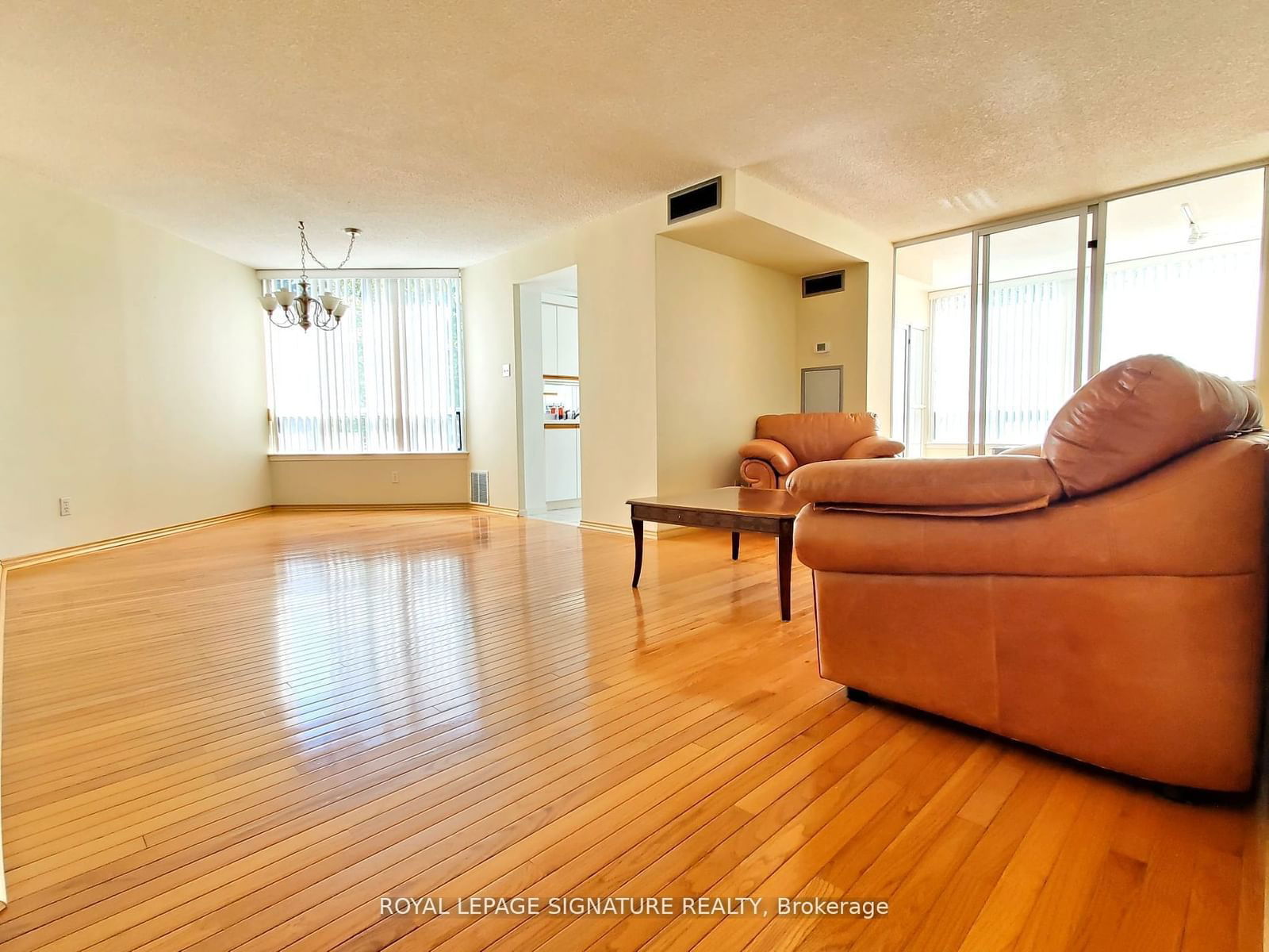 1121 Steeles Ave W, unit 212 for rent - image #9